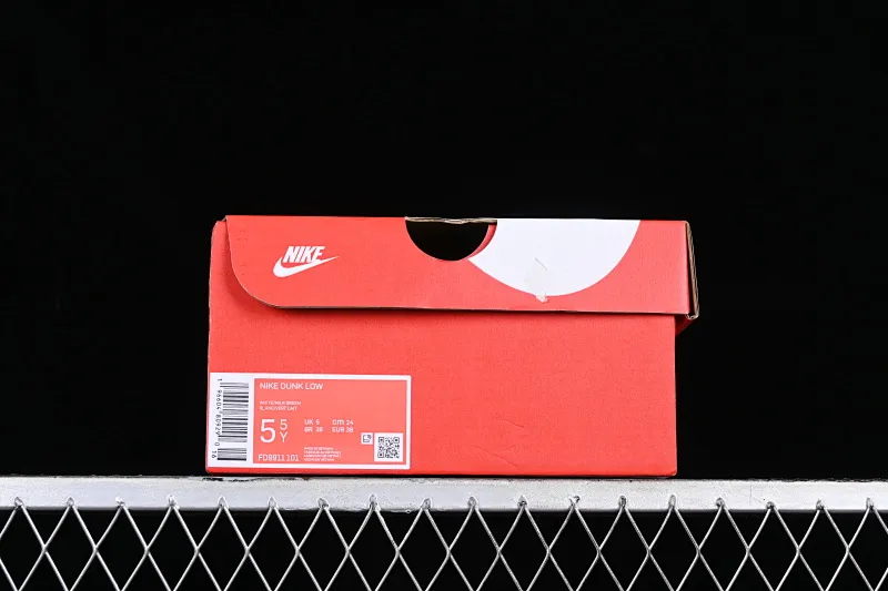 All categories Nk SB Dunk series Nk SB Dunk Low low-top sneakers Nk SB Dunk Low white green SB low-top sports and leisure sneakers FD9911-101